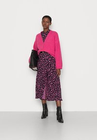 ARKET Casaco de malha - fuschia pink