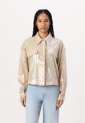 TRUCKER JACKET - Lehká bunda - warm sand
