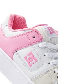 DC Shoes MANTECA 4 PLATFORM - Baskets basses - pw pink white