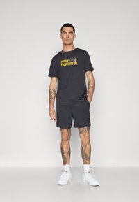 New Balance GRAPHIC  - Sportfelső - black