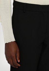 MAX&Co. DISPLAY - Nadrágok - schwarz