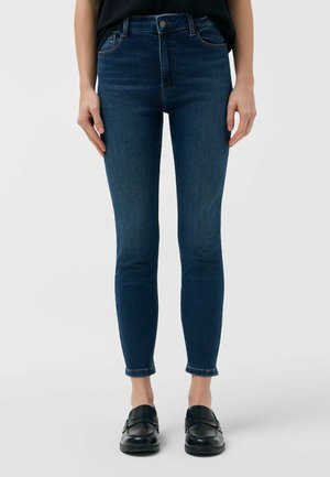 - Jeansy Skinny Fit