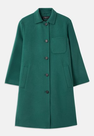 Manteau en laine vert avec un col, fermeture à boutons et manches longues. Comprend une poche poitrine et deux poches latérales, texture lisse.