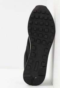 Pier One Sneakers - black