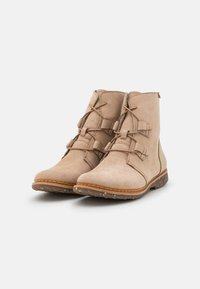 El Naturalista Stivaletti stringati - taupe