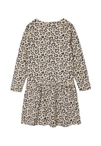 Beiges Langarmkleid mit schwingendem Rock, verziert mit einem schwarzen Herz und einem Leopardenmuster. Aus weichem Stoff mit elastischem Bund.