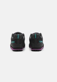 Giro TRACKER FASTLACE  - Riteņbraukšanas apavi - black/throwback purple