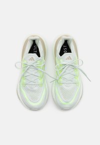 adidas Performance ULTRABOOST LIGHT - Hardloopschoenen voor op de weg - crystal jade/zero metallic/green spark