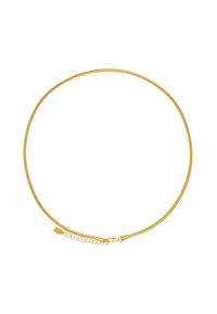 Collana a catena a serpente placcata in oro con un design liscio e flessibile. Dotata di chiusura a moschettone e lunghezza regolabile grazie a una catena di estensione.