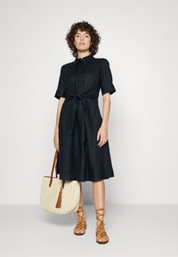 Lauren Ralph Lauren CLASSIC LINEN DRESS - Vestido camiseiro - lauren navy