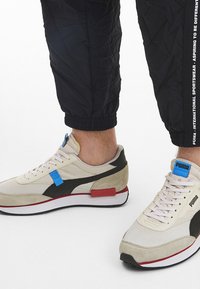 Puma FUTURE RIDER PLAY ON UNISEX - Sapatilhas - whisper white-puma white puma black