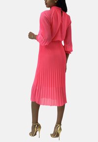 Elara ABAYA - Vardagsklänning - fuchsia