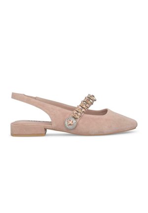 Chaussure slingback en suède rose tendre avec un bout pointu, un talon plat et un détail de strap bijou sur le cou-de-pied. Texture lisse, design épuré.
