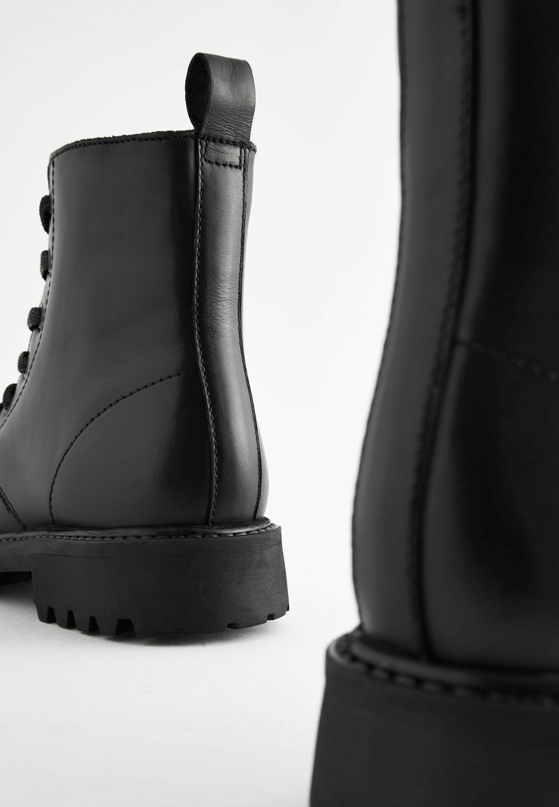 Bottines Next En Cuir Noir - Taille UK 6.5 / EU 40 - Talon 3 Pouces - Triple Boucle - Occasion Bon état