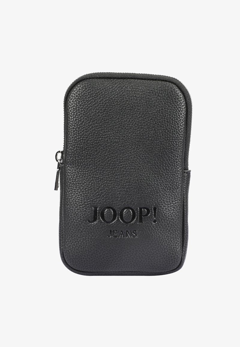 Pouch in pelle nera texture con chiusura a zip, presenta il logo in rilievo "JOOP! JEANS" sulla parte anteriore e un design slim e rettangolare.