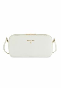 Borsa bianca in ecopelle dal formato rettangolare, con hardware dorato e logo impresso sul davanti. Dotata di tracolla removibile.