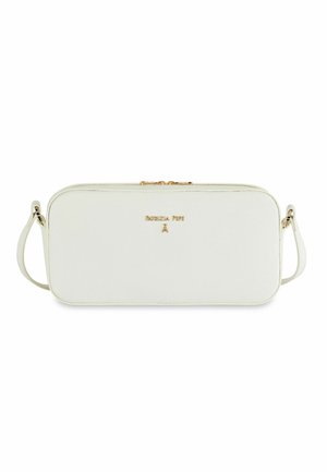 Borsa bianca in ecopelle dal formato rettangolare, con hardware dorato e logo impresso sul davanti. Dotata di tracolla removibile.