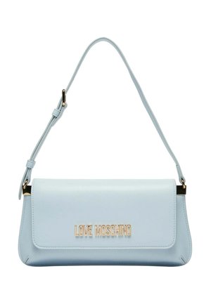 Borsa a spalla in morbida pelle sintetica blu chiaro con tracolla rimovibile, caratterizzata da un logo dorato "LOVE MOSCHINO" sulla patta frontale.