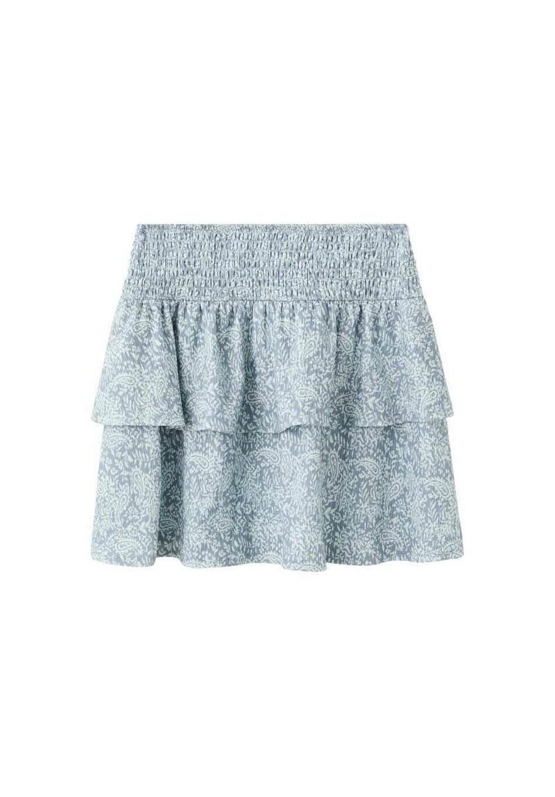 Fustă în nuanțe de albastru deschis, cu volane și talie elastică, având un model paisley într-o nuanță mai deschisă. Confecționată dintr-un material moale și texturat.