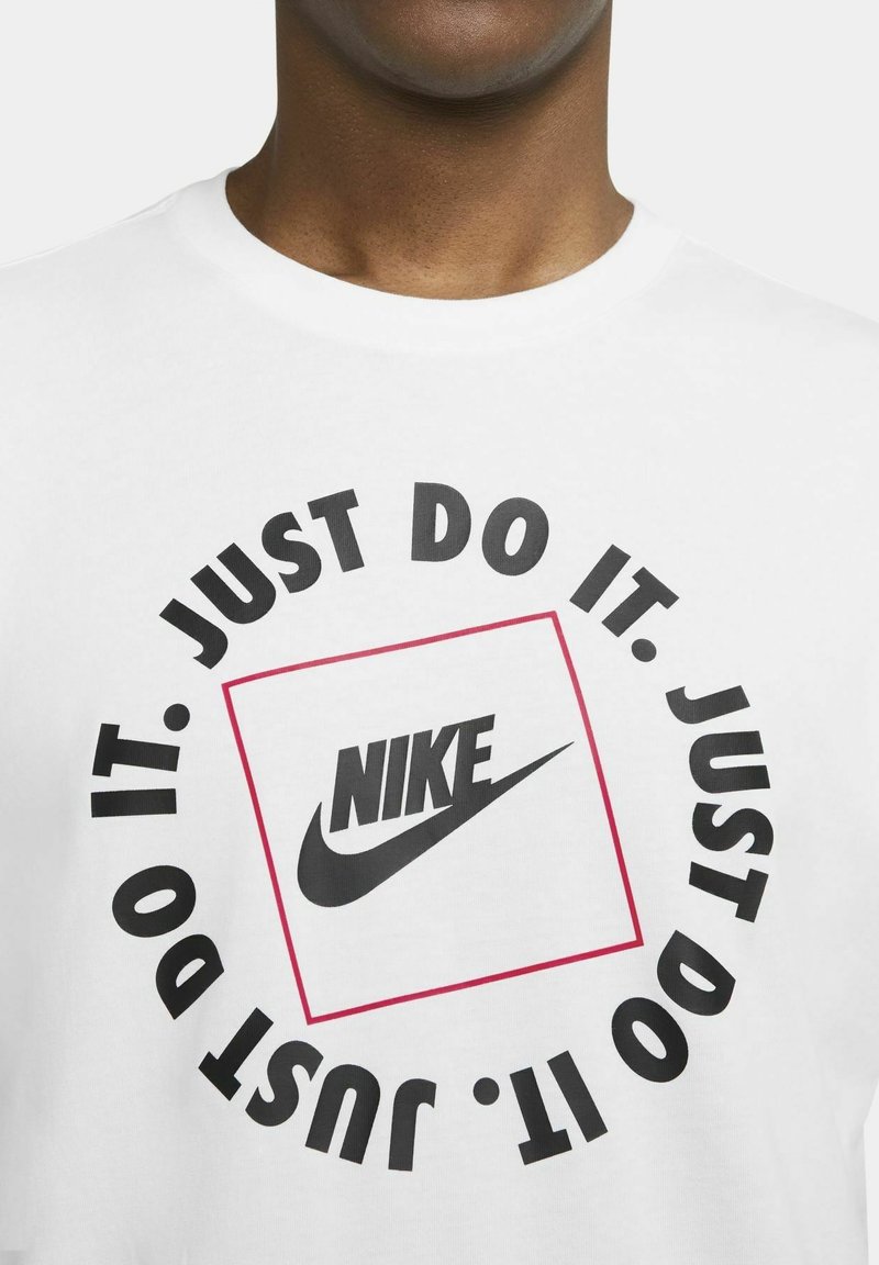 Herren T-Shirts basic | Nike Sportswear T-Shirt print white/weiß - SI18476 Herren T-Shirts basic | Nike Sportswear T-Shirt print white/weiß - SI18476