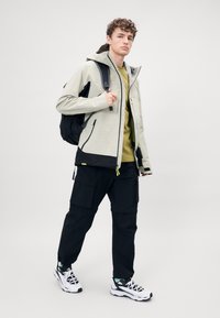 The North Face CEPTOR JACKET - Snowboardová bunda - clay grey/black