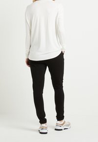 Kaffe Blusa - off-white