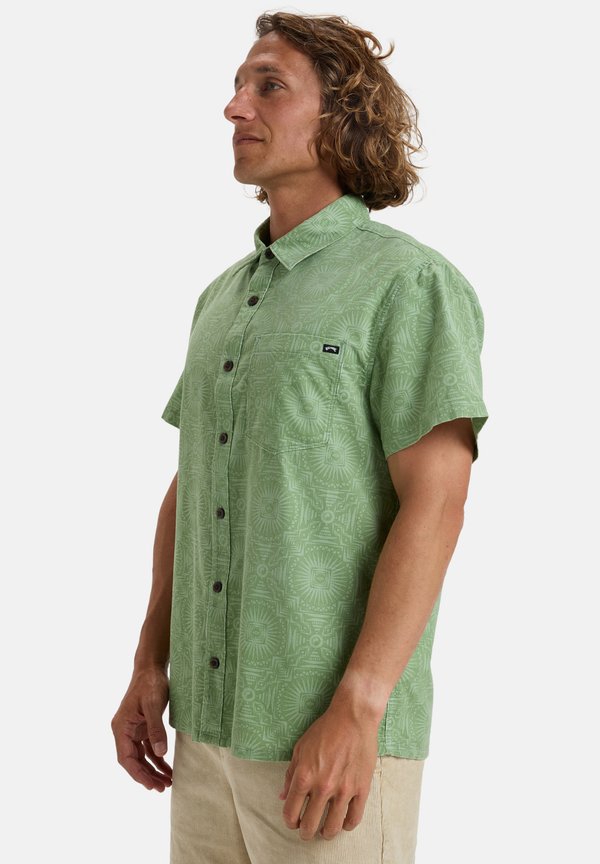 SOLANA SS - Shirt - sage2
