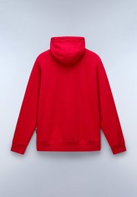 Sudadera con capucha roja hecha de tela suave. Presenta un bolsillo tipo canguro, puños acanalados y un dobladillo plano. Se muestra vista trasera.