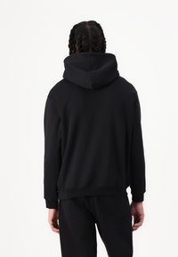 Thumbnail Image 4