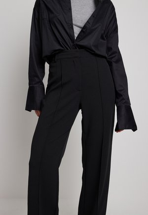 NA-KD MIT WEITEN BEINEN - Nohavice - black