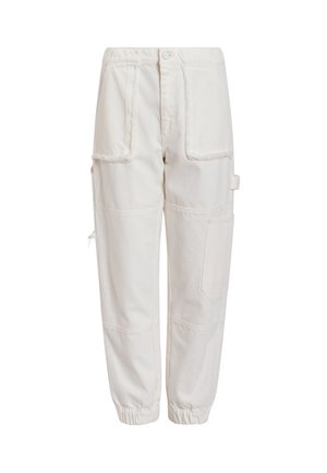 Białe spodnie cargo wykonane z bawełny, z wieloma kieszeniami o pluszowych brzegach oraz elastycznymi mankietami przy kostce, zapewniające luźny krój.