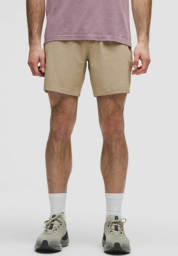 PACE BREAKER LINERLESS 18CM - Kurze Sporthose - sheer oak