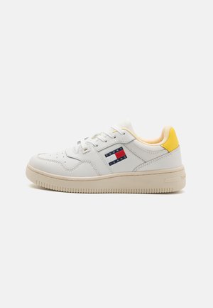 RETRO BASKET - Trainers - yellow dahlia