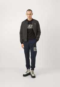 EA7 Emporio Armani JACKET - Bombejakke - notte