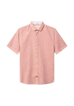 Chemise à manches courtes de couleur rose clair, fabriquée dans un tissu texturé. Dispose d'une fermeture à boutons sur le devant et d'un ourlet arrondi avec une poche poitrine unique.