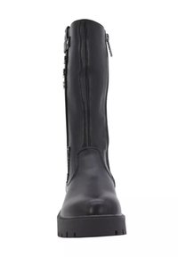 Botas de cuero negro hasta la rodilla con un acabado suave, cremallera lateral y suela texturizada. Presenta costuras sutiles y un diseño robusto.