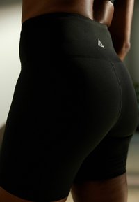 Next CYCLING - Lühikesed püksid - ultimate black