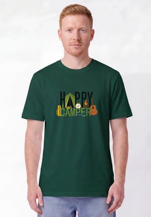 watapparel, HAPPY CAMPER UNISEX - T-Shirt print - glazed green