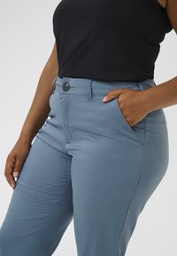 Kaffe Curve LEANA - Pantalones chinos - bering sea