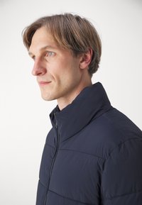 Guess JACKET - Chaqueta de invierno - dark blue