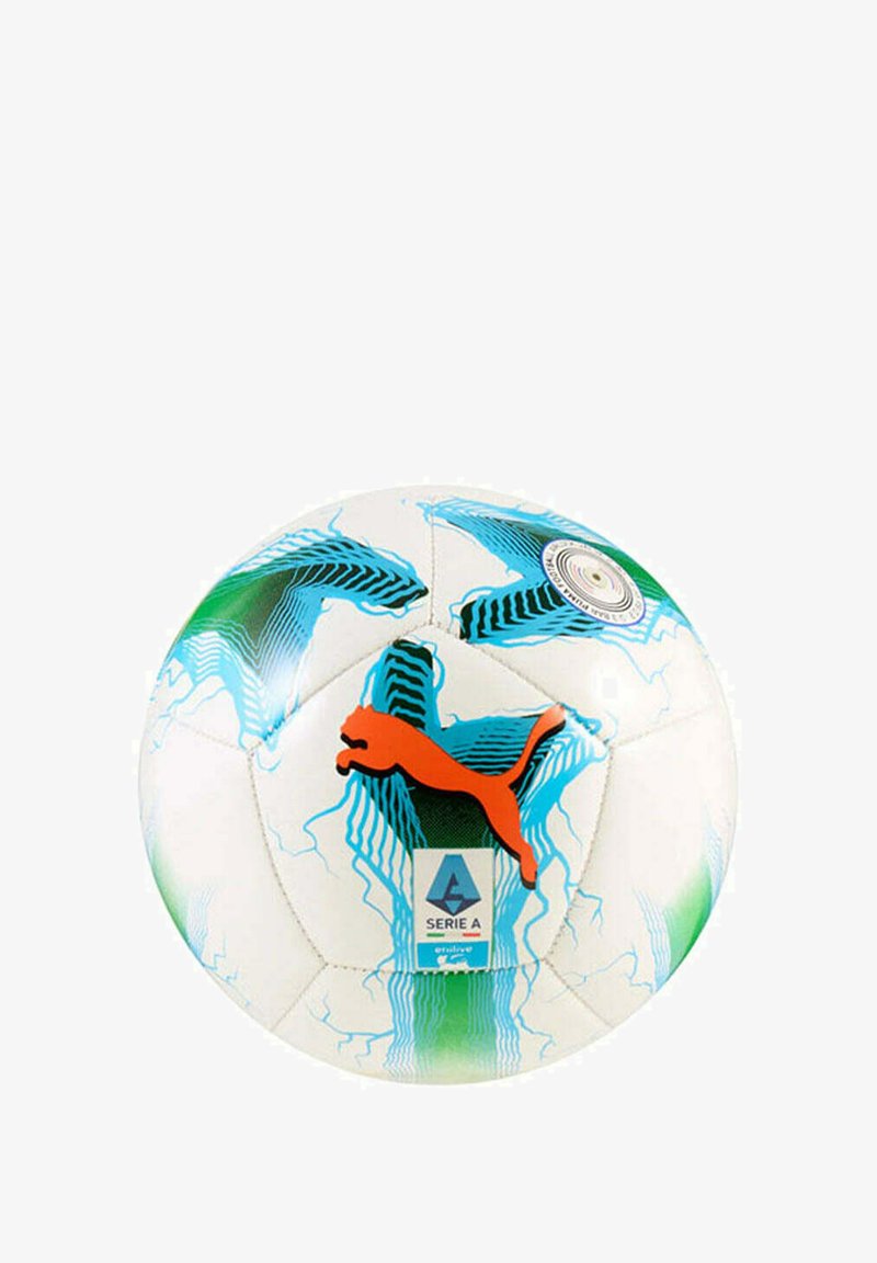Witte voetbal met blauwe en groene grafische patronen, een oranje Puma-logo en een Serie A-liga-embleem.