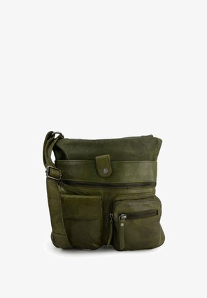 Zelená kožená crossbody taška s texturovaným povrchem, několika zipovými kapsami a klopou uzavřenou pomocí druky. Součástí je nastavitelný popruh.
