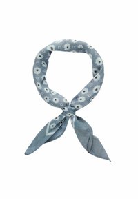 Blå mönstrad scarf av lättviktig tyg, med blommönster och geometriska inslag, knuten i en slinga med två hängande ändar.