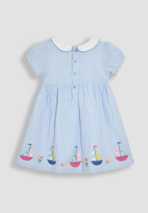 Blauw en wit gestreepte katoenen jurk met een witte kraag, korte mouwen en geborduurde zeilboten en bloemen langs de zoom.