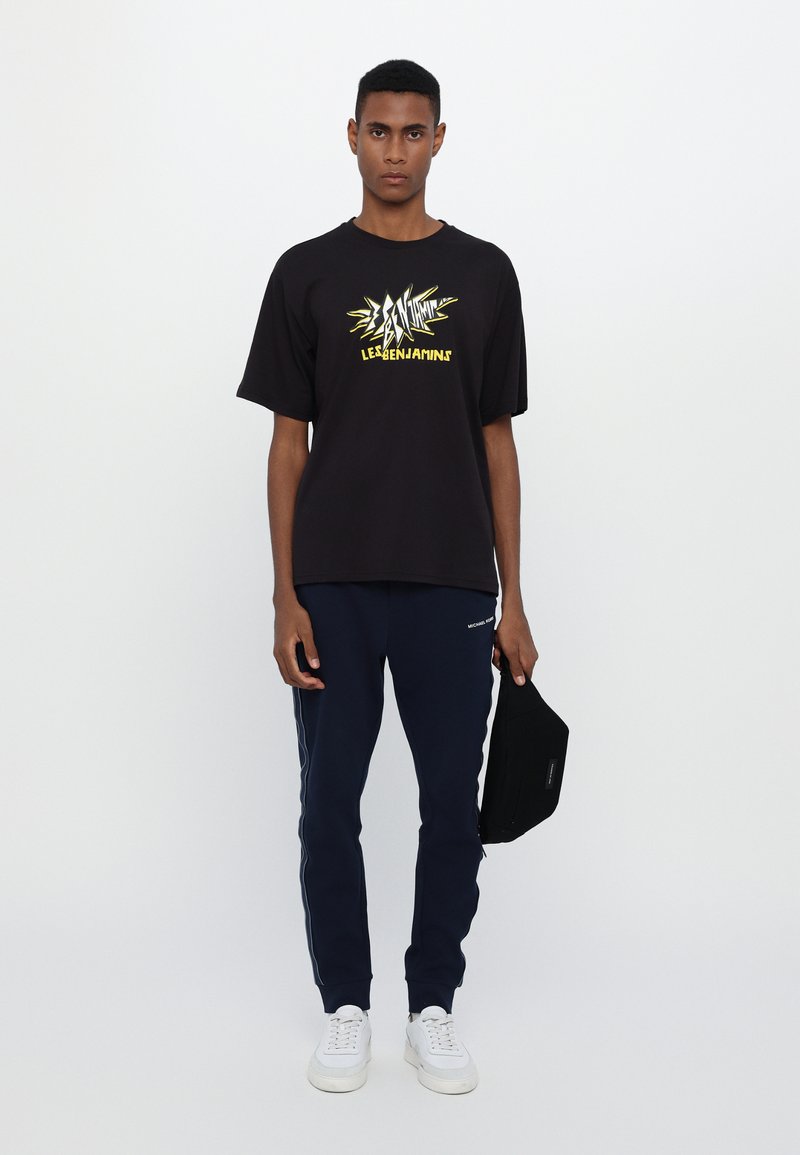 Les Benjamins SHORT SLEEVE TEE UNISEX - Μπλουζάκι με στάμπα - noir