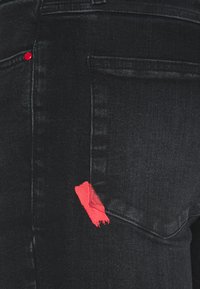 11 DEGREES Calças de ganga de corte skinny - washed black