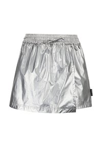 Zilveren metallic rok met een elastische tailleband en trekkoord. Heeft een gladde, reflecterende textuur en een losvallend ontwerp.