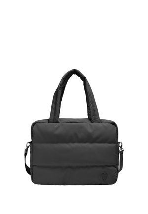 Bolsa negra acolchada para portátil con dos asas y correa de hombro ajustable, forma rectangular y pequeño parche con logo en la parte inferior derecha del frontal.