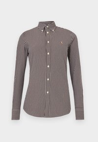 Kijelölve, circuit brown/white