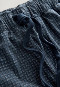 Next REGULAR FIT - MICROCHECK MOTIONFLEX COSY - Pyjamabroek - navy blue